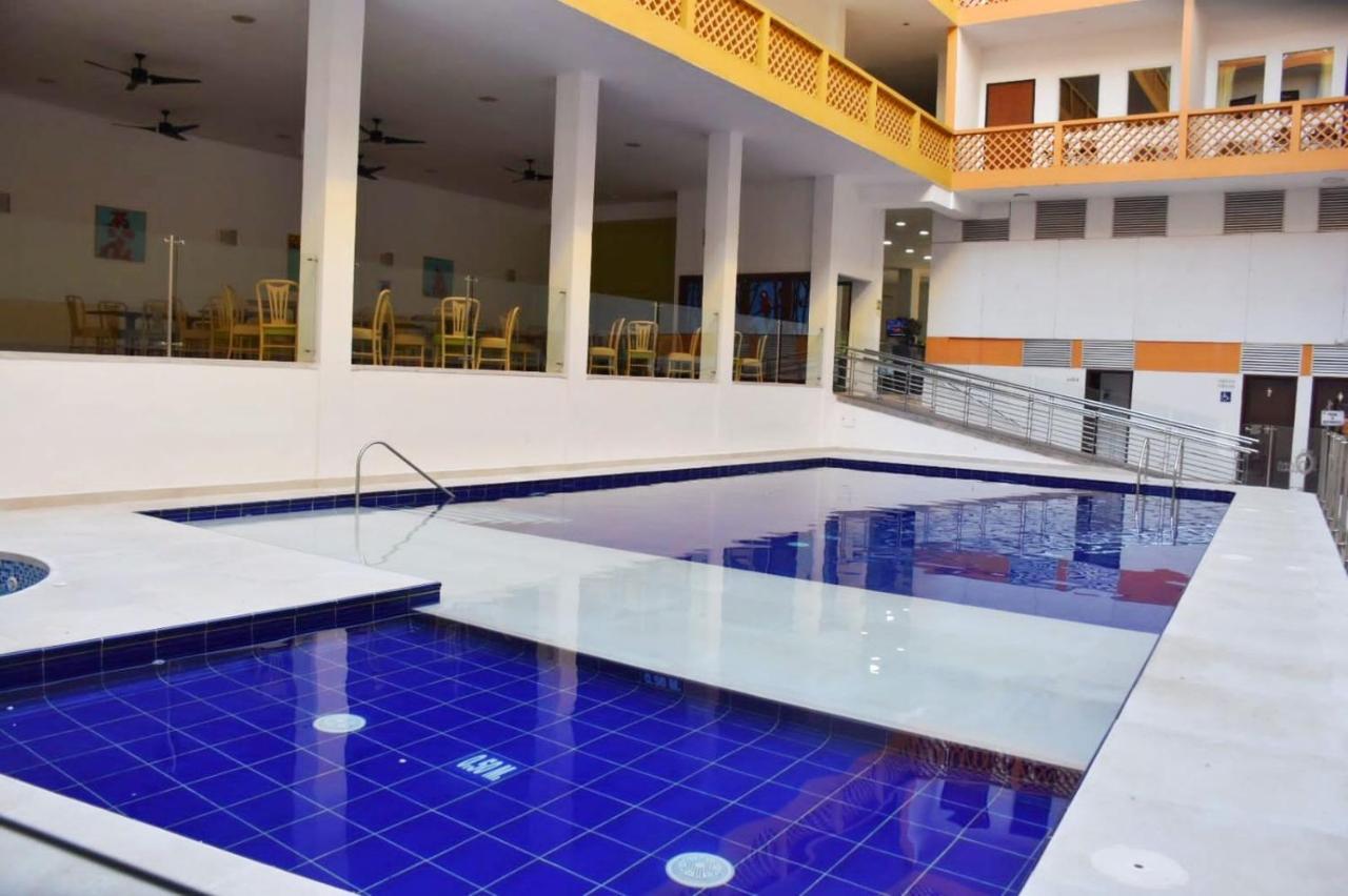 Hotel Neiva Plaza Екстер'єр фото